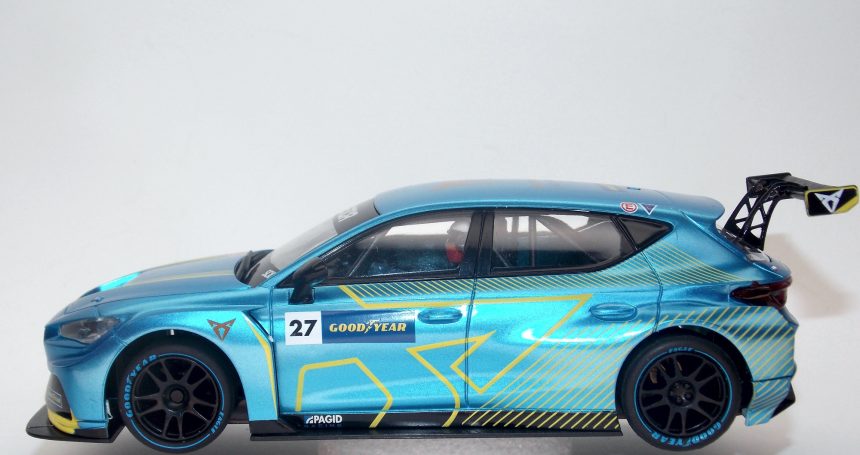 Cupra E-Racer - Tambay mit Licht SCX Compact 1:43 SCXC10460